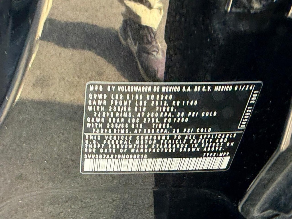 Volkswagen Tiguan Vehicle Full-screen Gallery Image 25