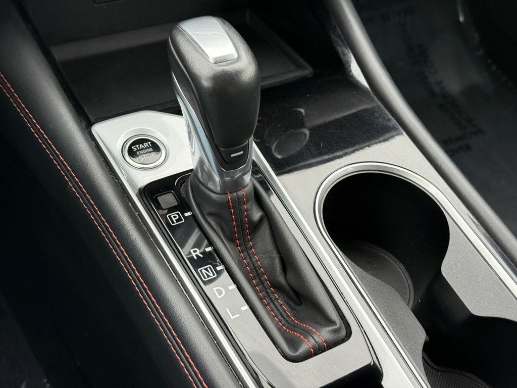 Nissan Altima Vehicle Full-screen Gallery Image 20