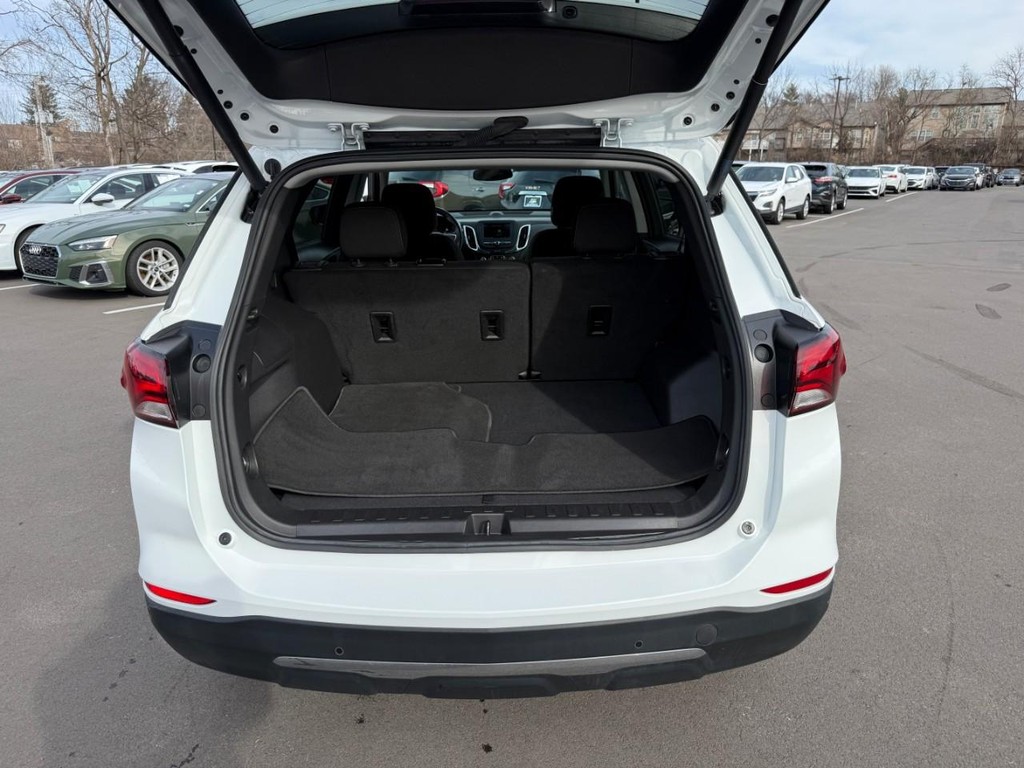 Chevrolet Equinox Vehicle Full-screen Gallery Image 06