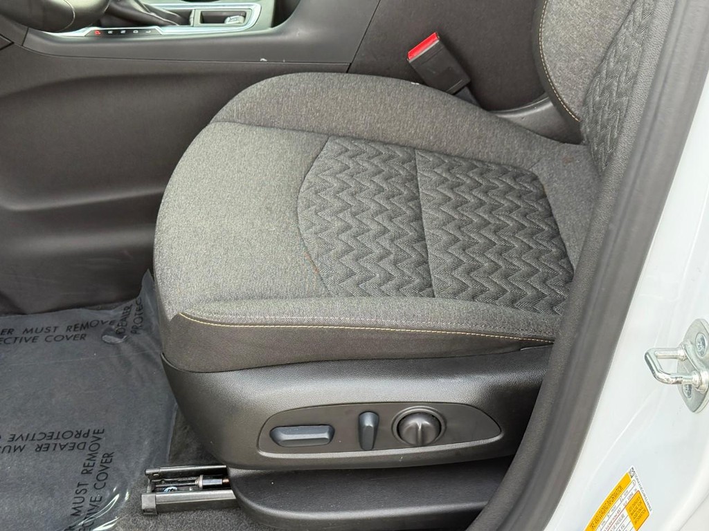 Chevrolet Equinox Vehicle Full-screen Gallery Image 16