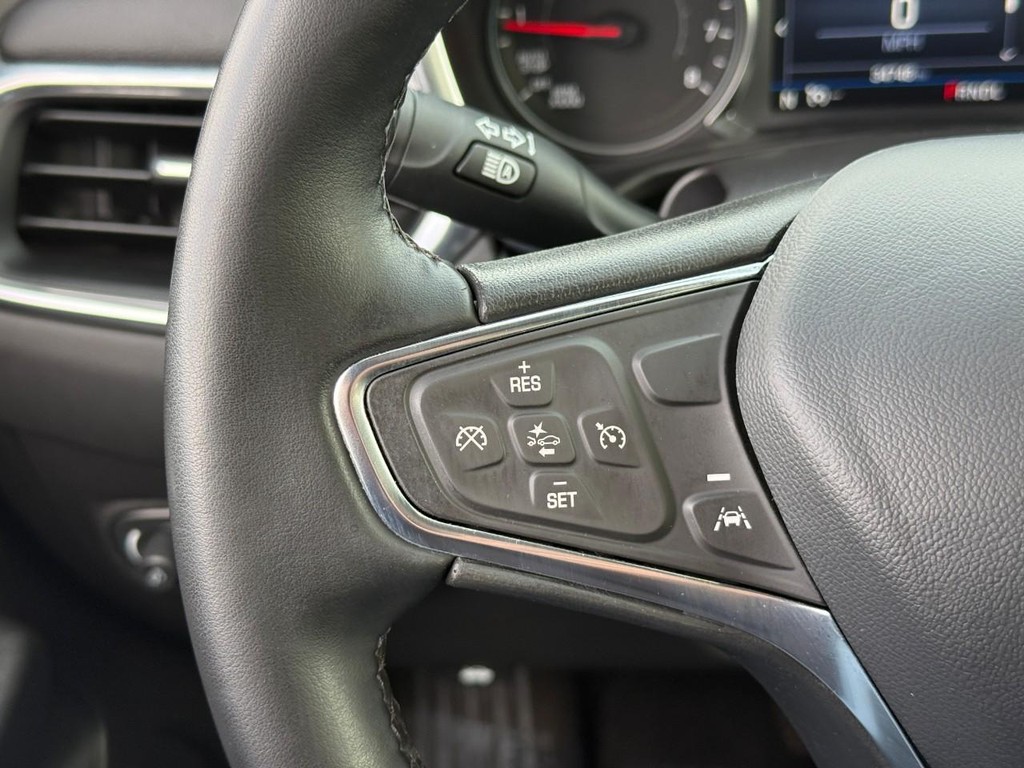 Chevrolet Equinox Vehicle Full-screen Gallery Image 18