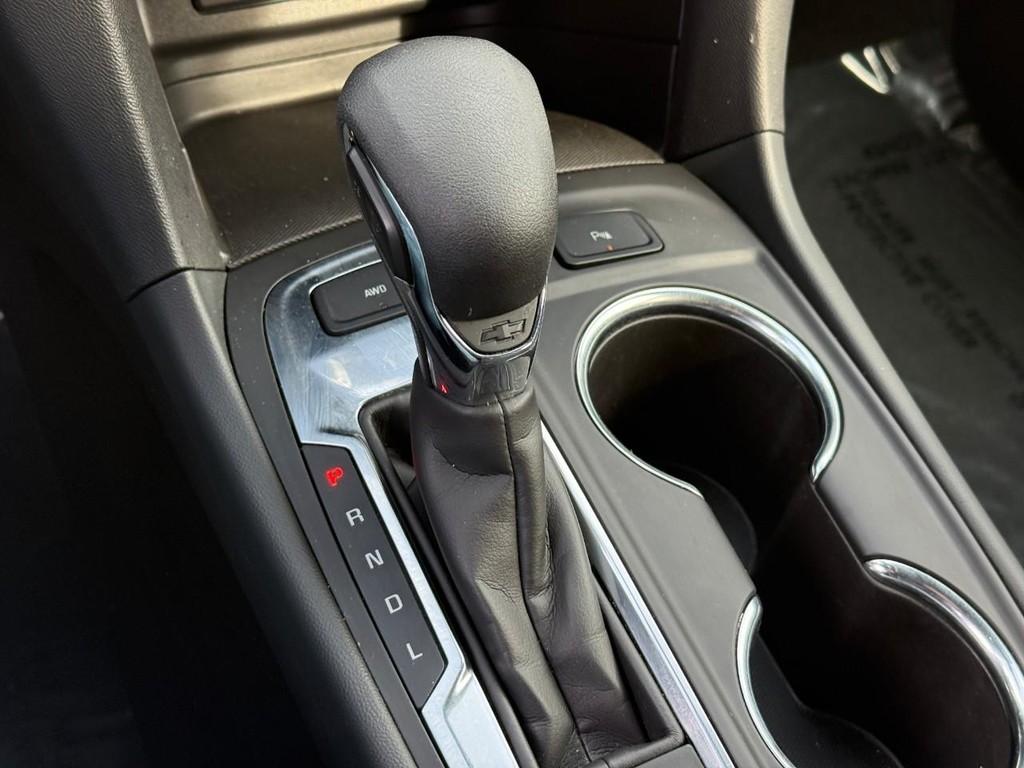 Chevrolet Equinox Vehicle Full-screen Gallery Image 21