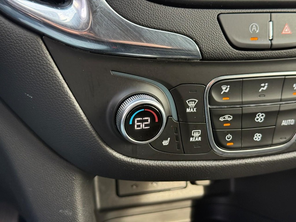 Chevrolet Equinox Vehicle Full-screen Gallery Image 22