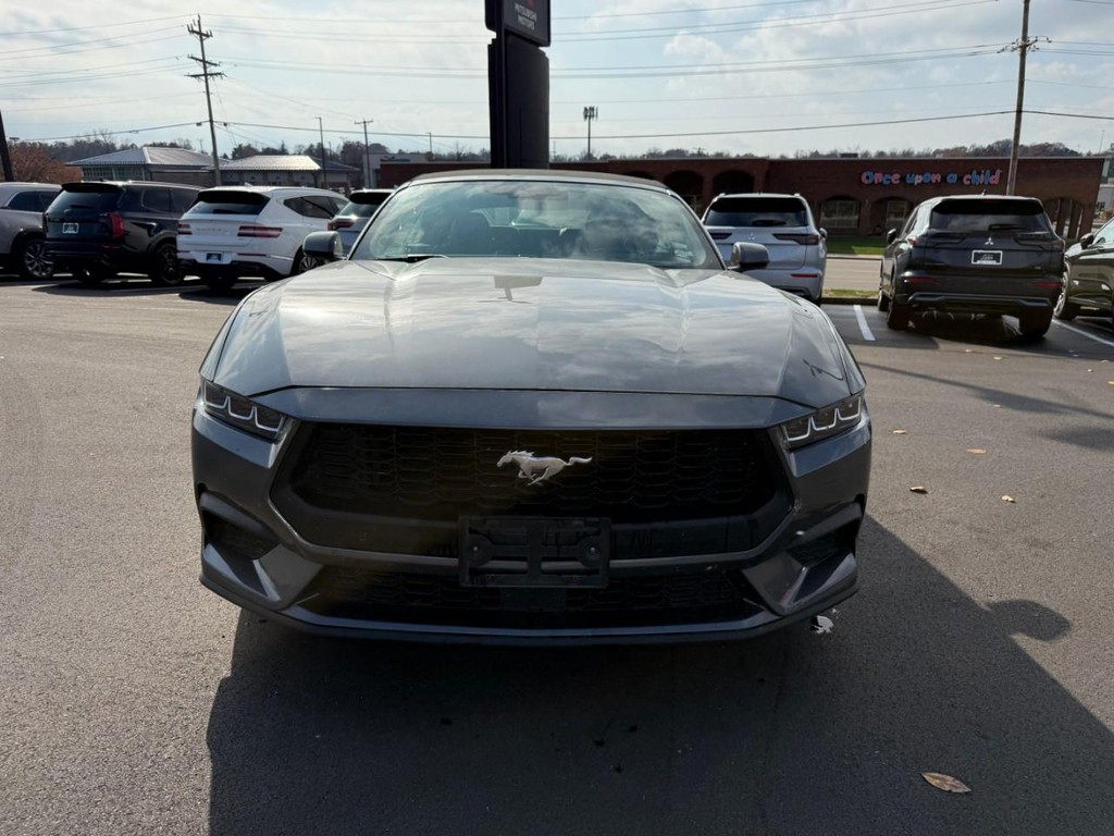 Ford Mustang Vehicle Full-screen Gallery Image 09