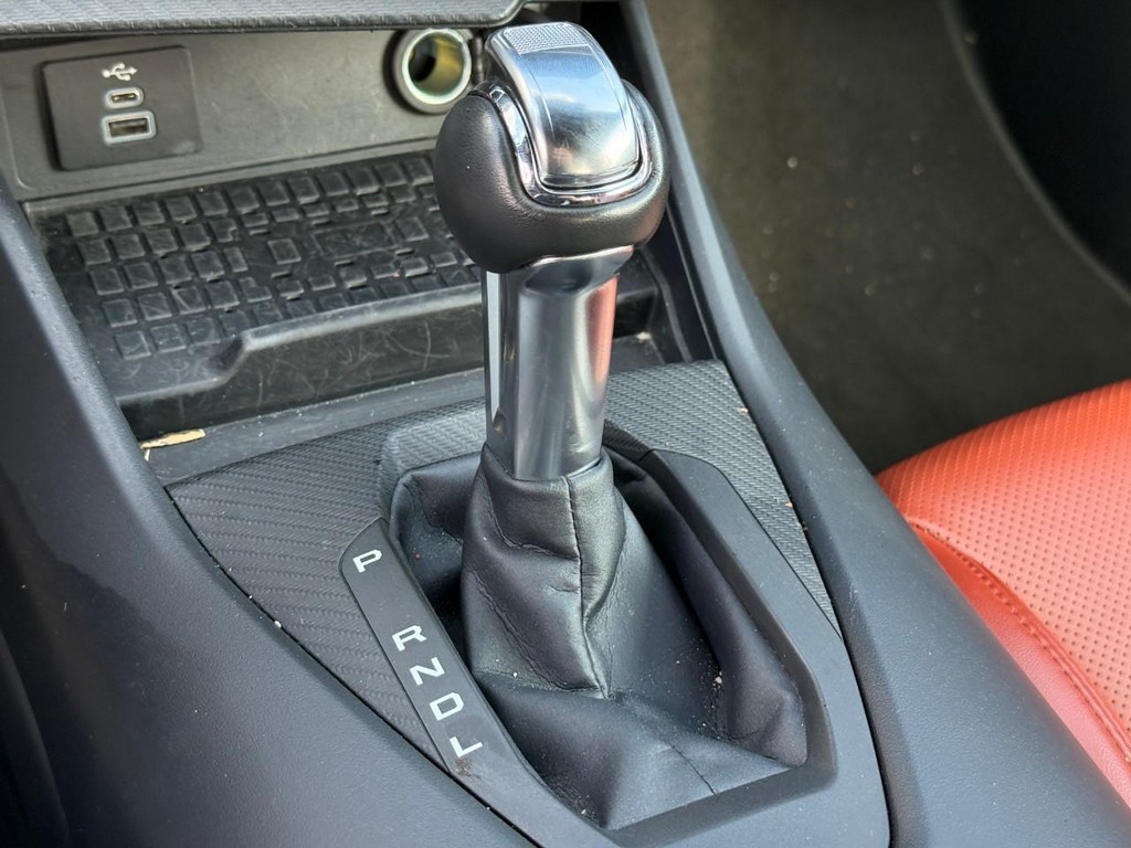 Ford Mustang Vehicle Full-screen Gallery Image 17