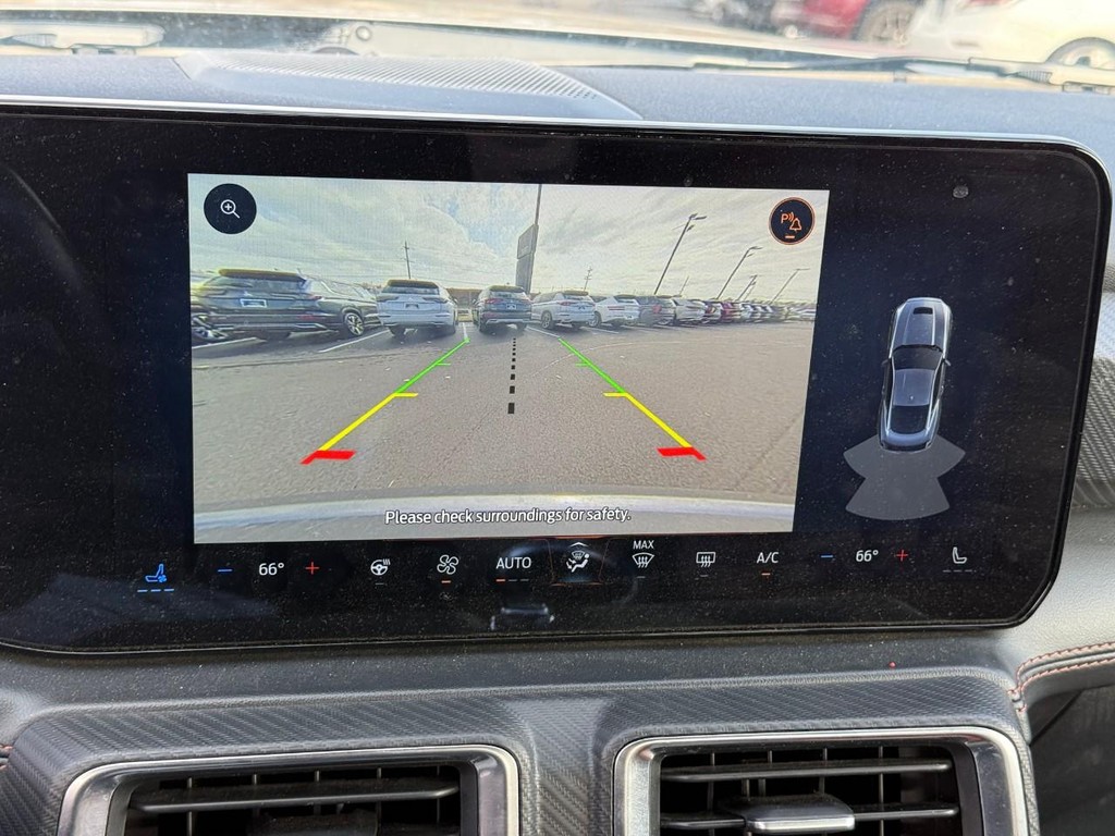 Ford Mustang Vehicle Full-screen Gallery Image 19