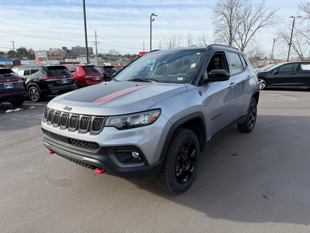 Jeep Compass Vehicle Full-screen Gallery Image 09