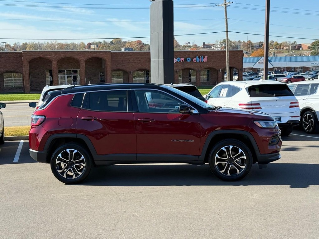 Jeep Compass Vehicle Full-screen Gallery Image 02