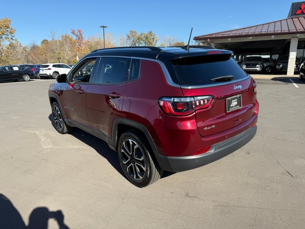 Jeep Compass Vehicle Full-screen Gallery Image 04