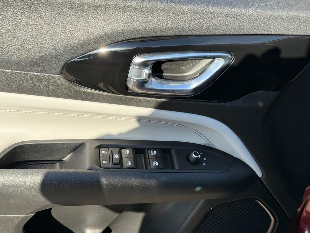 Jeep Compass Vehicle Full-screen Gallery Image 12