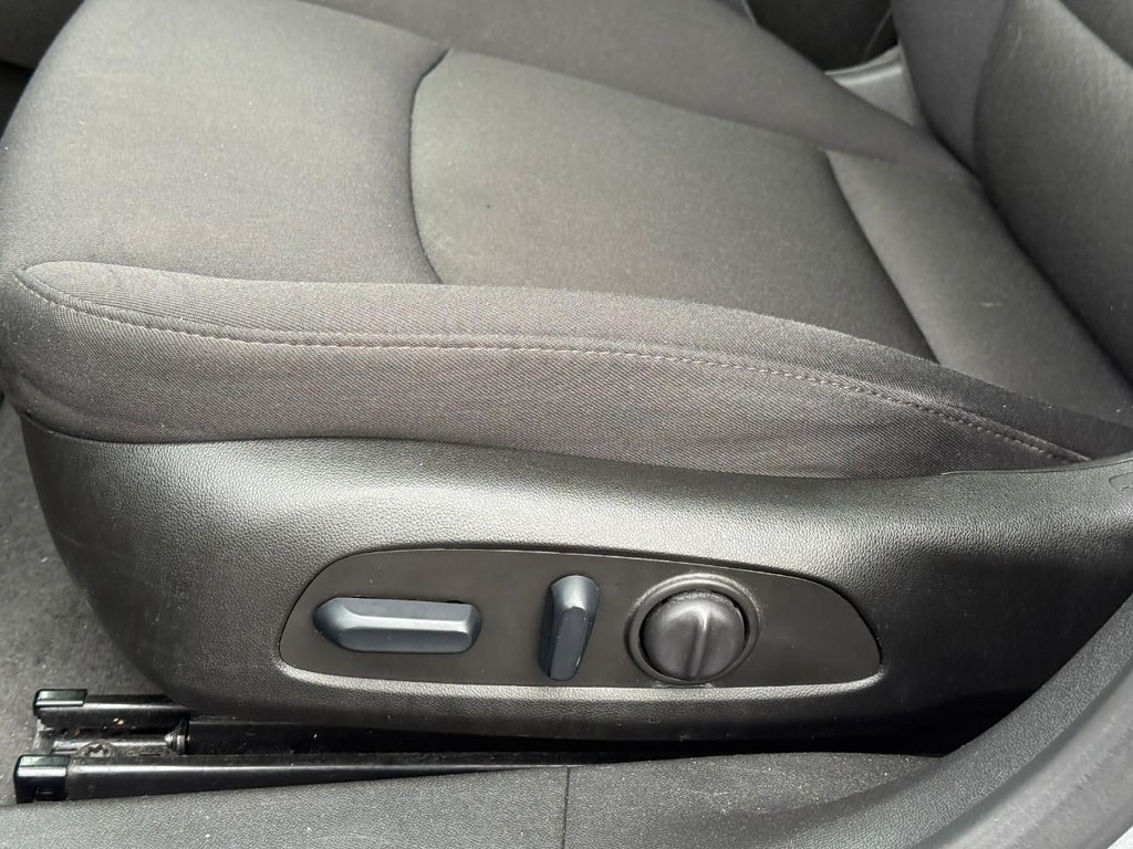 Chevrolet Malibu Vehicle Full-screen Gallery Image 18