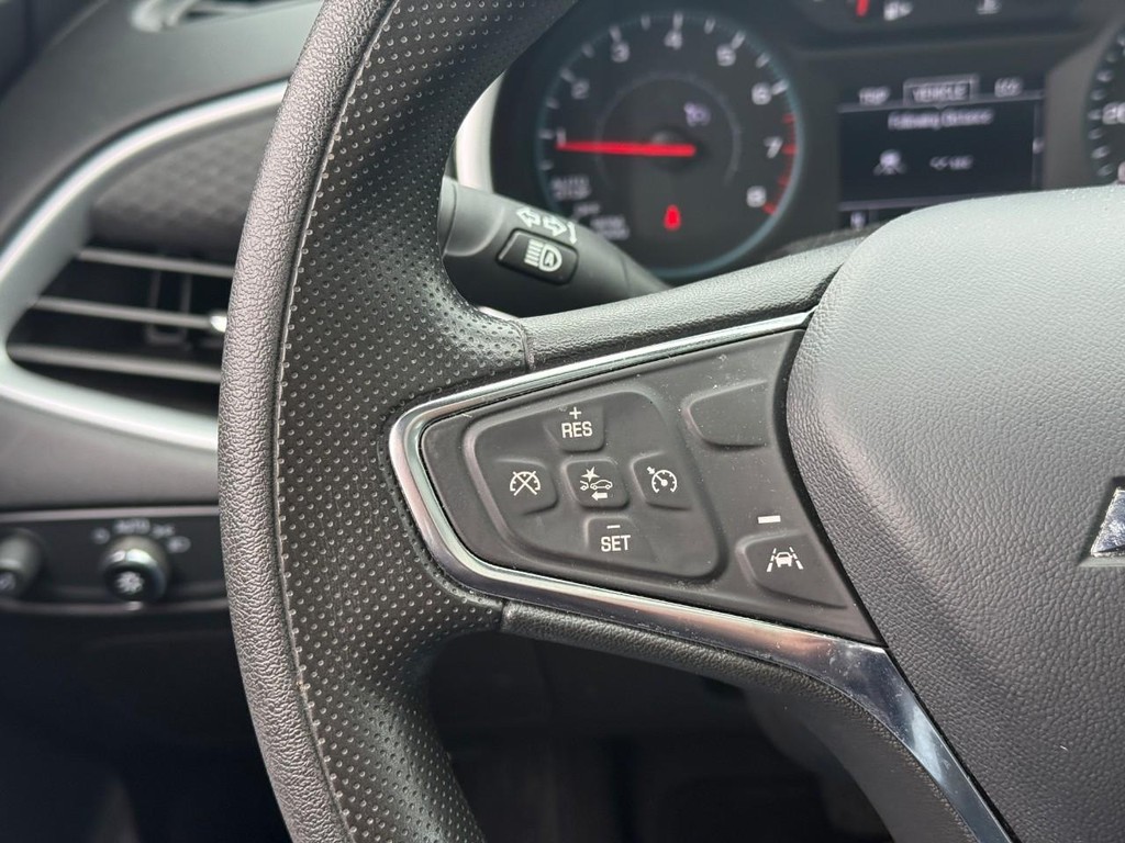 Chevrolet Malibu Vehicle Full-screen Gallery Image 19