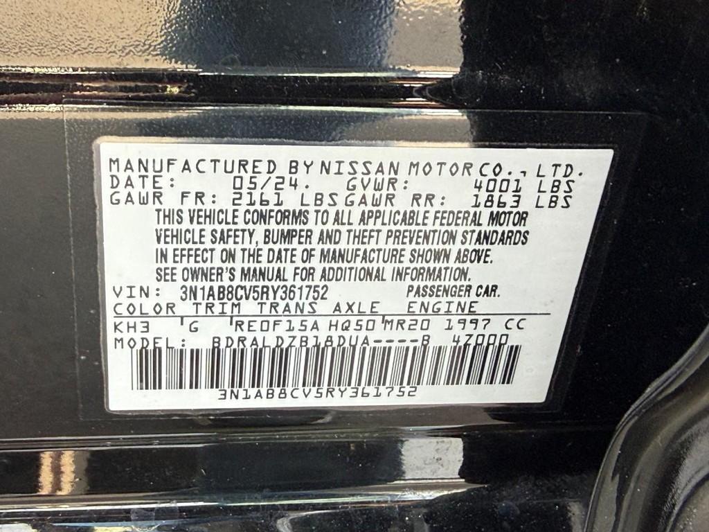 Nissan Sentra Vehicle Full-screen Gallery Image 24