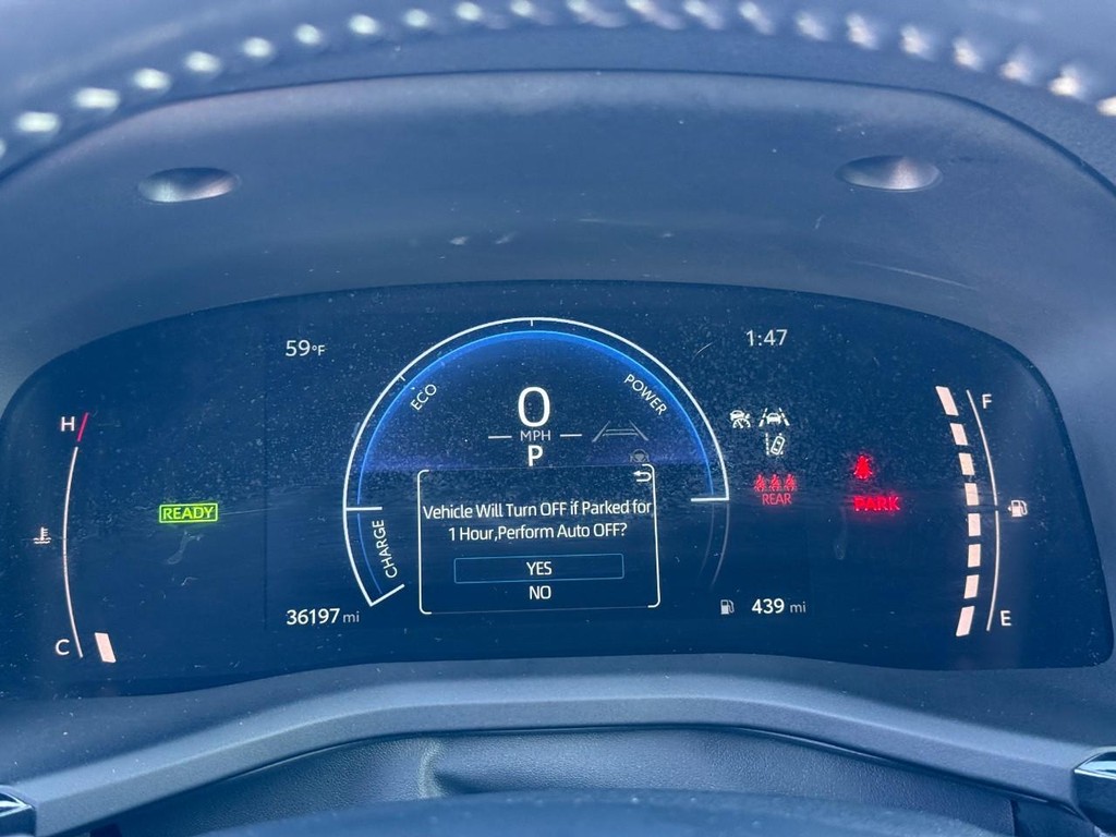 Toyota Camry Vehicle Full-screen Gallery Image 20