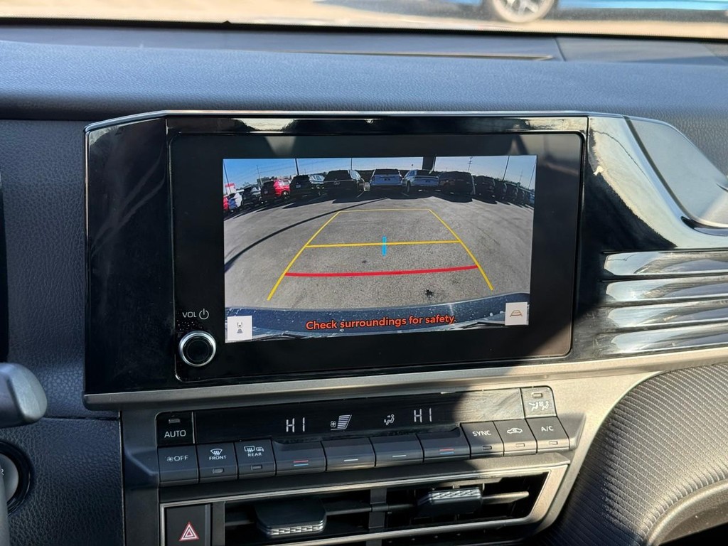 Toyota Camry Vehicle Full-screen Gallery Image 23