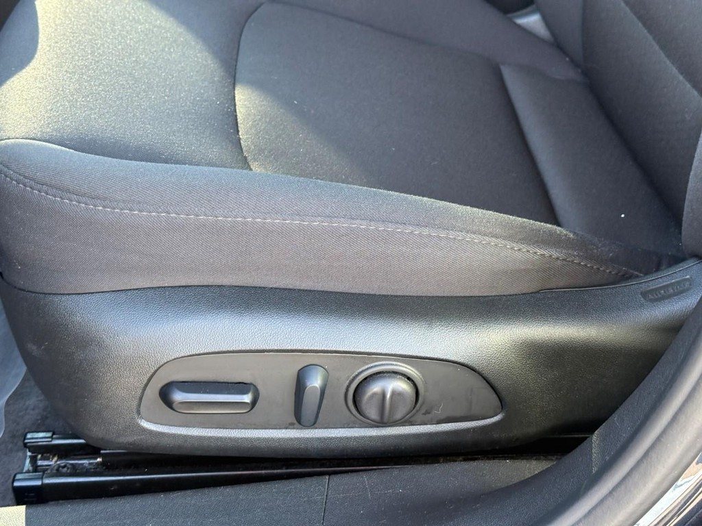 Chevrolet Malibu Vehicle Full-screen Gallery Image 17