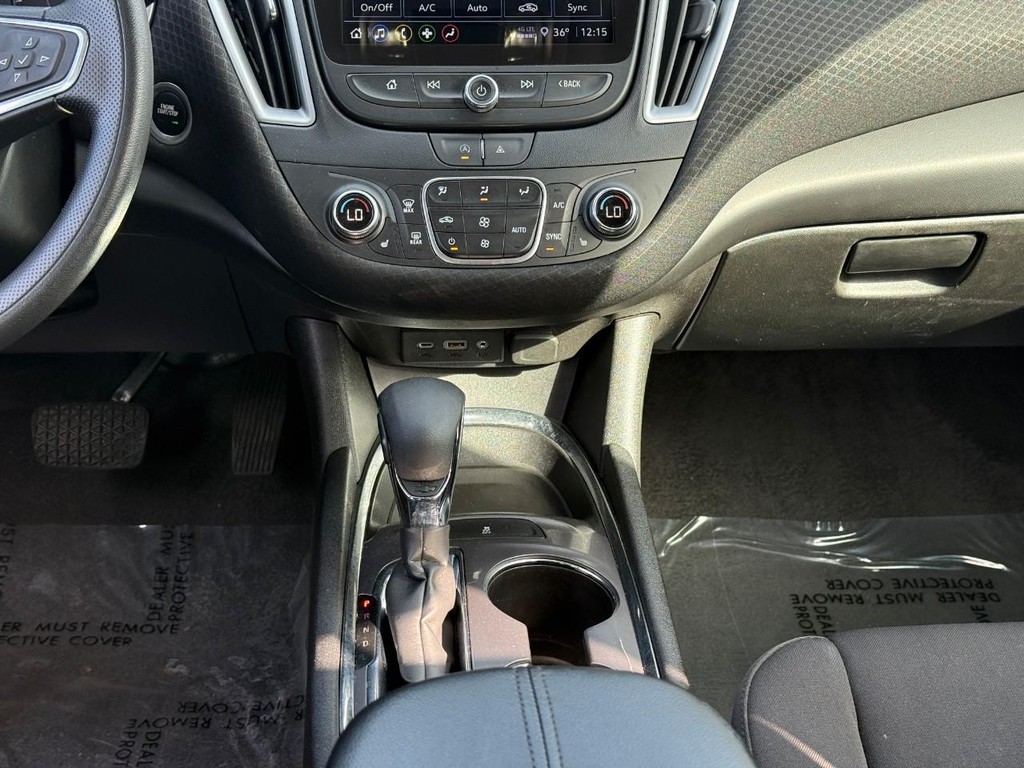 Chevrolet Malibu Vehicle Full-screen Gallery Image 14