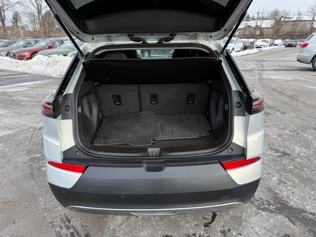 Chevrolet Bolt EUV Vehicle Full-screen Gallery Image 06