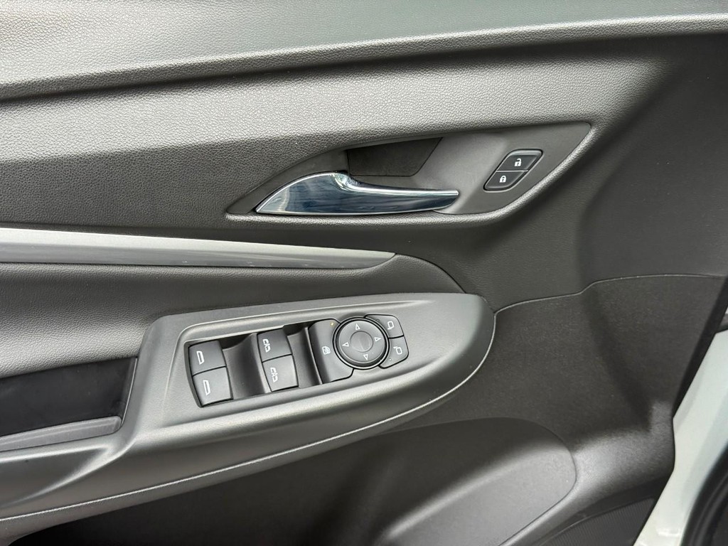 Chevrolet Bolt EUV Vehicle Full-screen Gallery Image 16