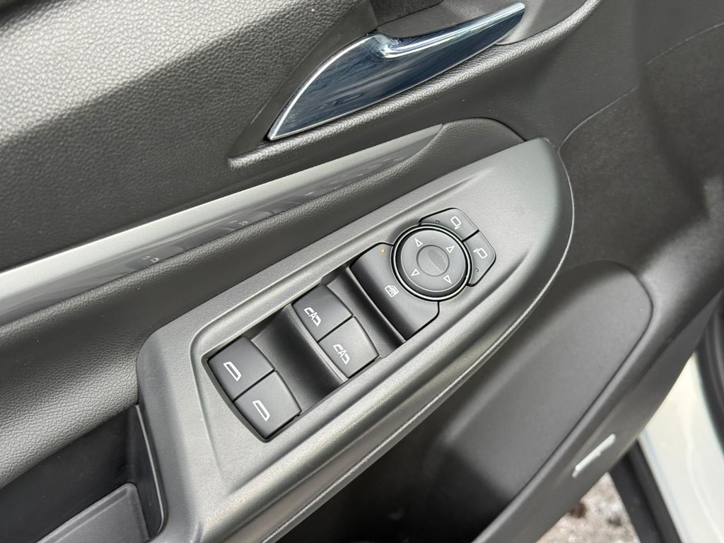 Chevrolet Bolt EUV Vehicle Full-screen Gallery Image 17