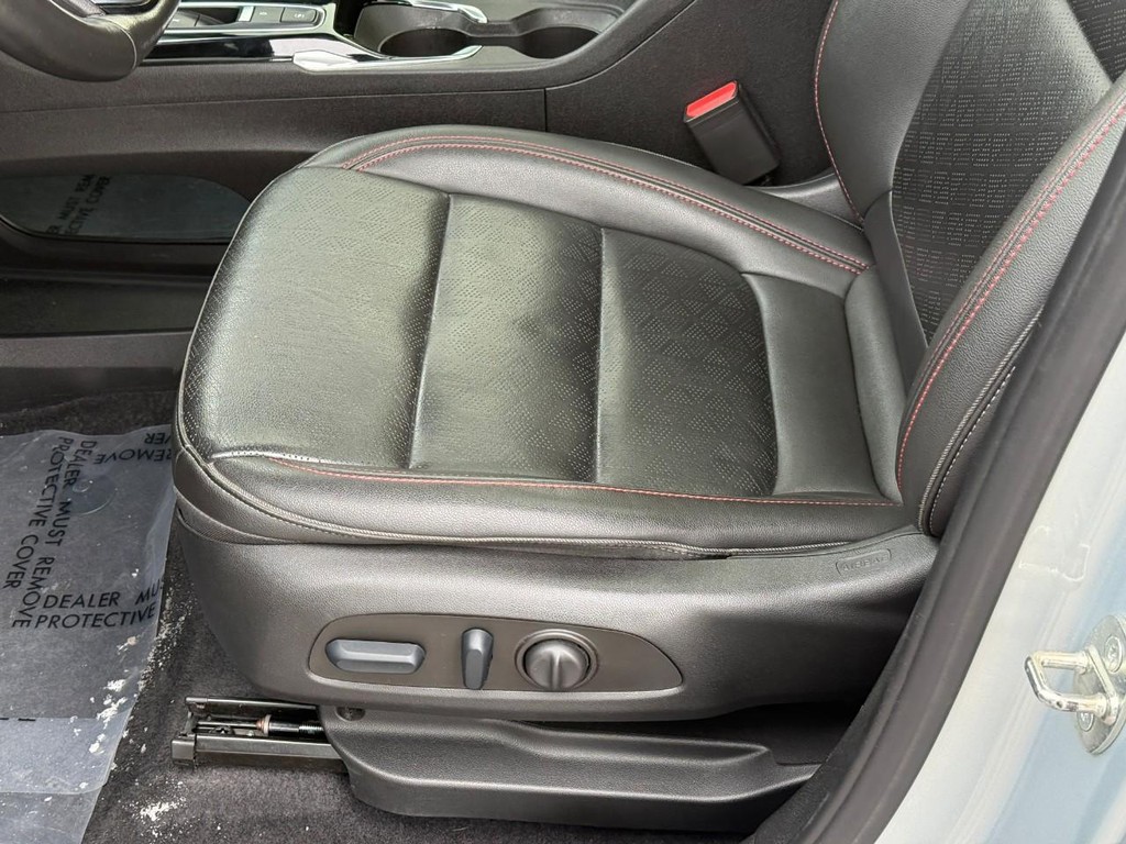 Chevrolet Bolt EUV Vehicle Full-screen Gallery Image 18