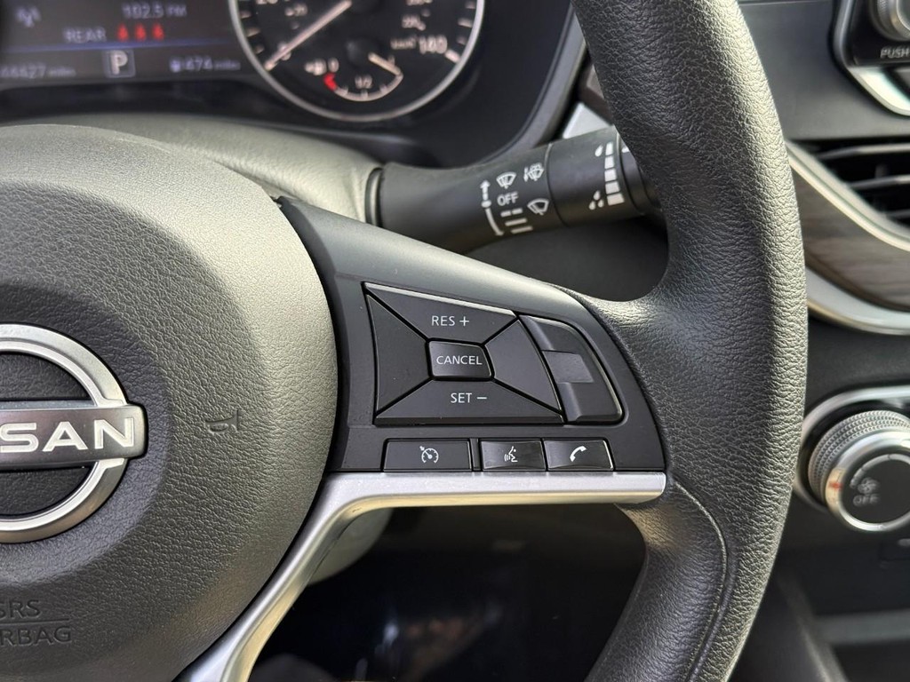 Nissan Altima Vehicle Full-screen Gallery Image 20