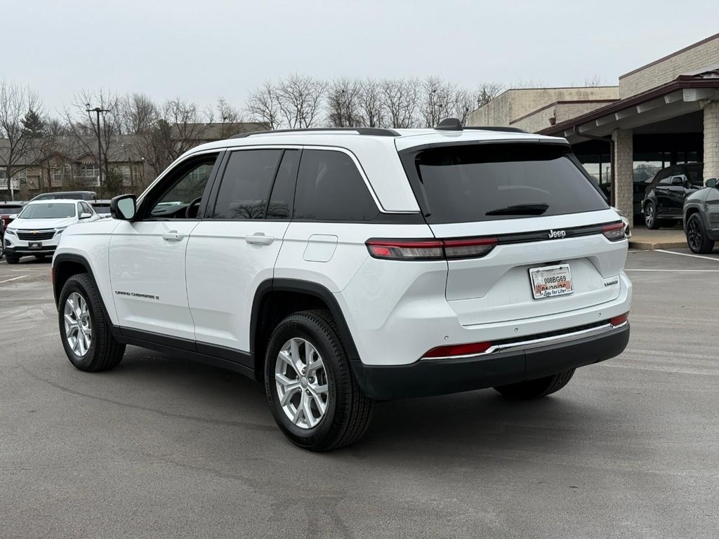 Jeep Grand Cherokee Vehicle Full-screen Gallery Image 04