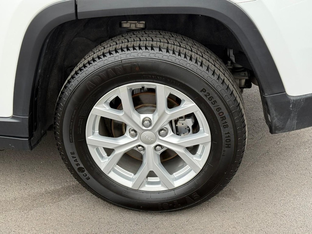 Jeep Grand Cherokee Vehicle Full-screen Gallery Image 05