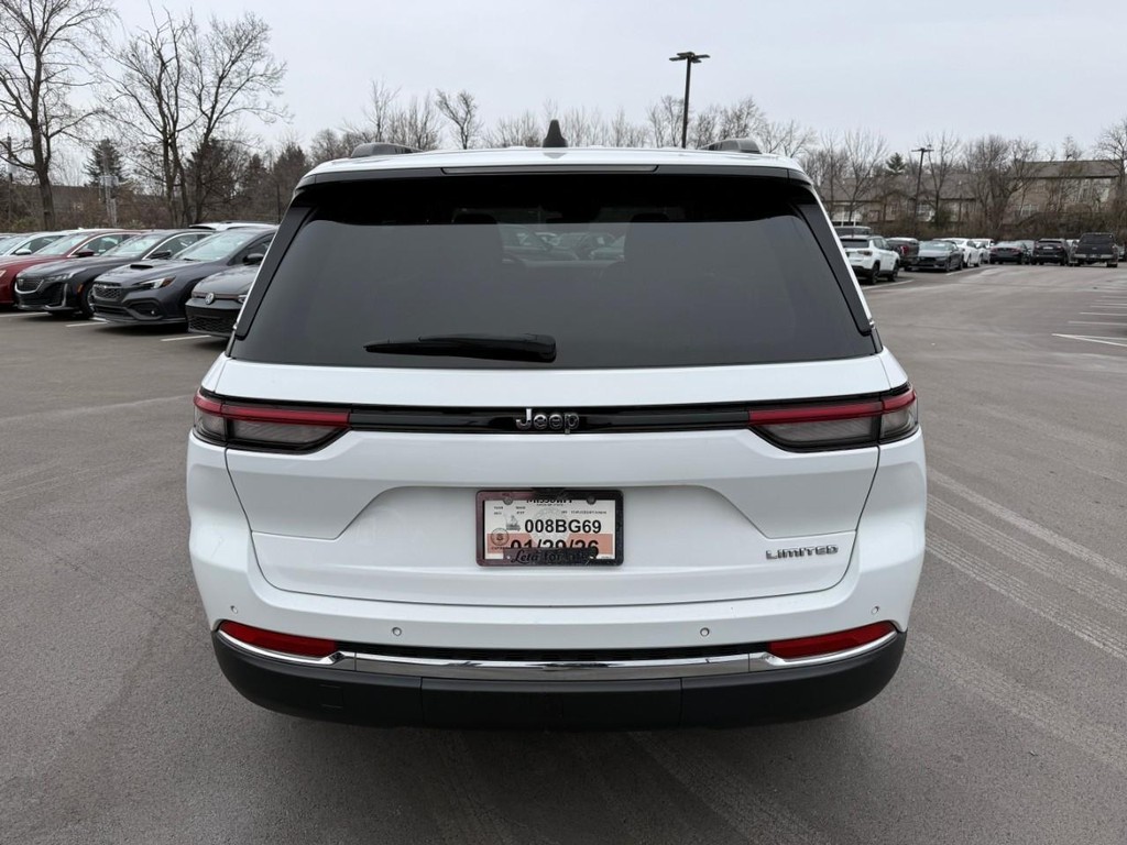 Jeep Grand Cherokee Vehicle Full-screen Gallery Image 08