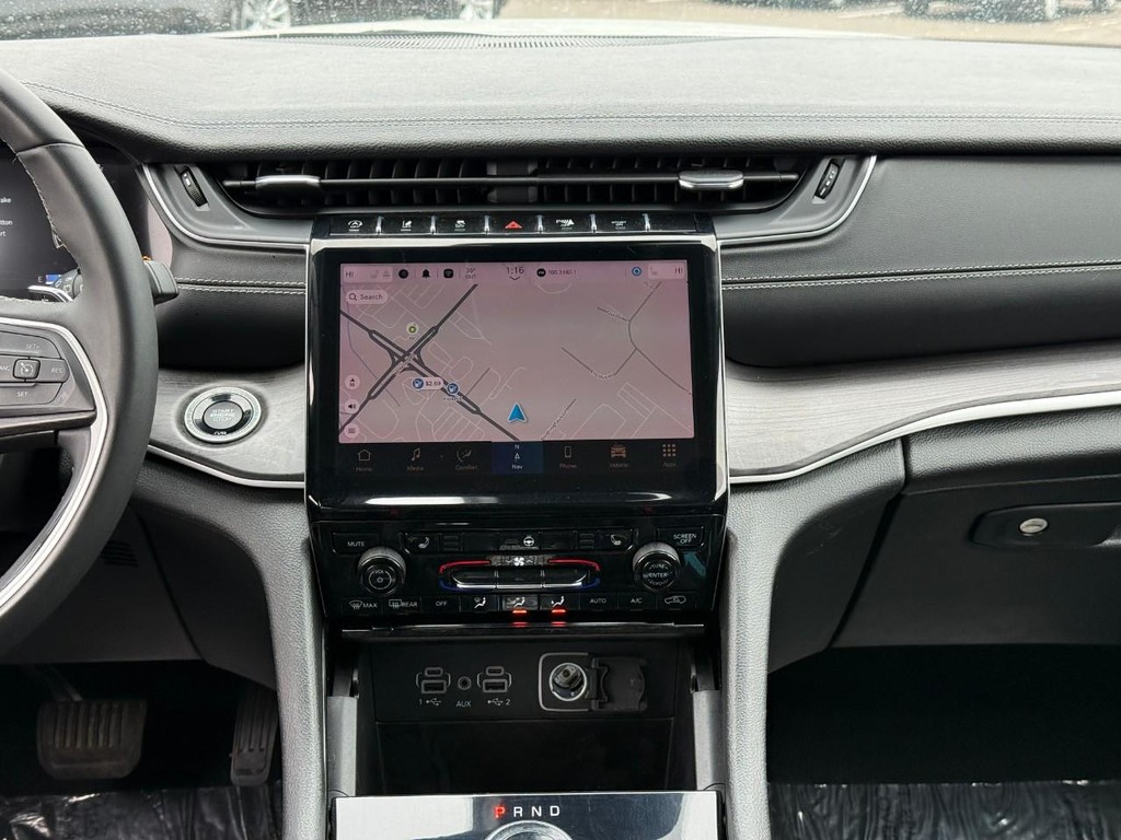 Jeep Grand Cherokee Vehicle Full-screen Gallery Image 14