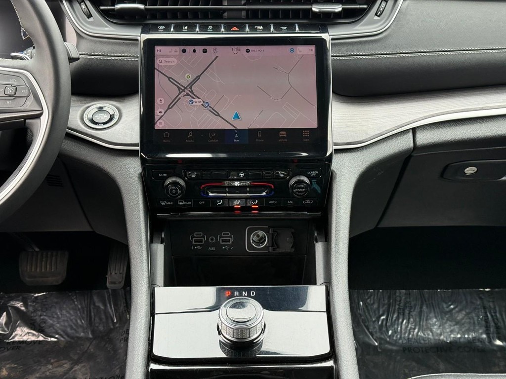 Jeep Grand Cherokee Vehicle Full-screen Gallery Image 15