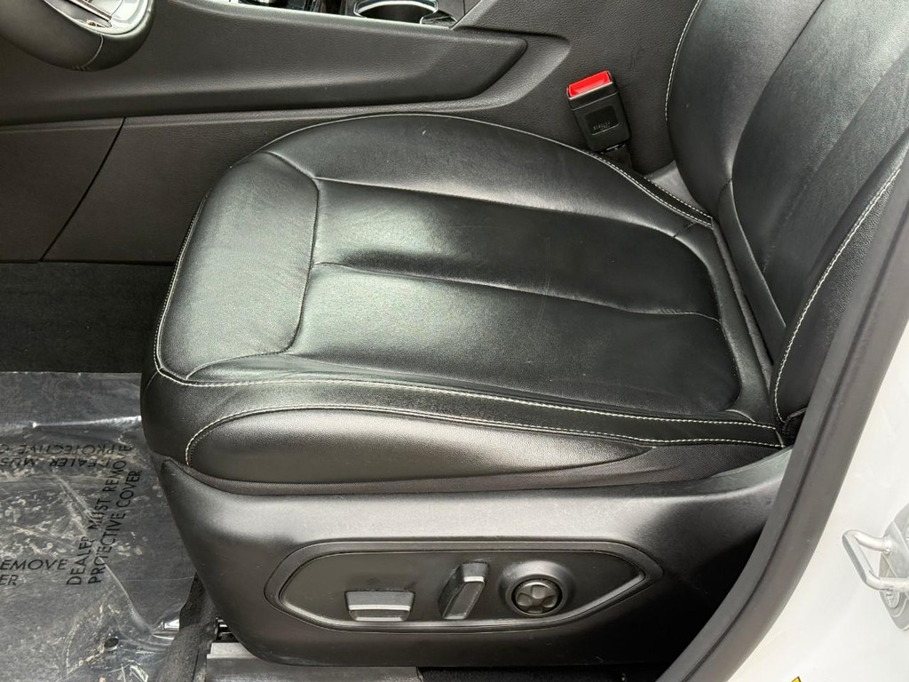 Jeep Grand Cherokee Vehicle Full-screen Gallery Image 18