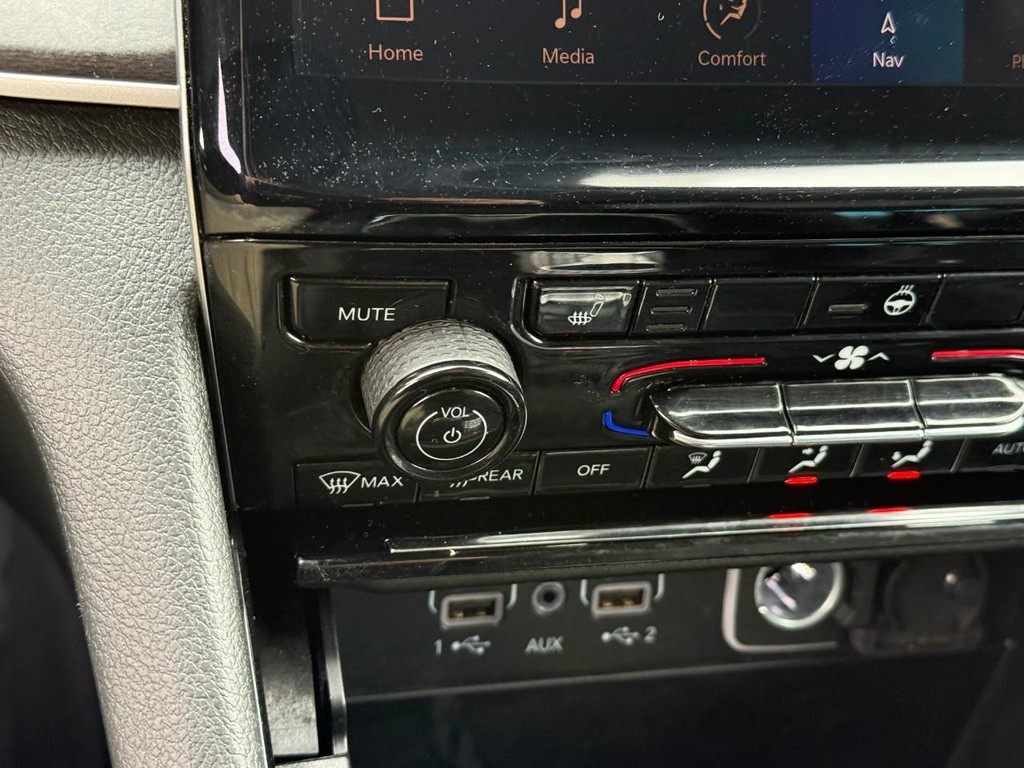 Jeep Grand Cherokee Vehicle Full-screen Gallery Image 20