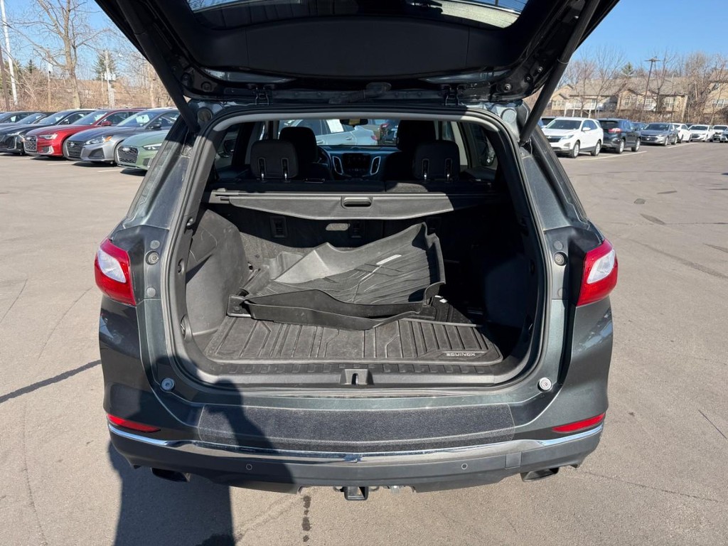 Chevrolet Equinox Vehicle Full-screen Gallery Image 06