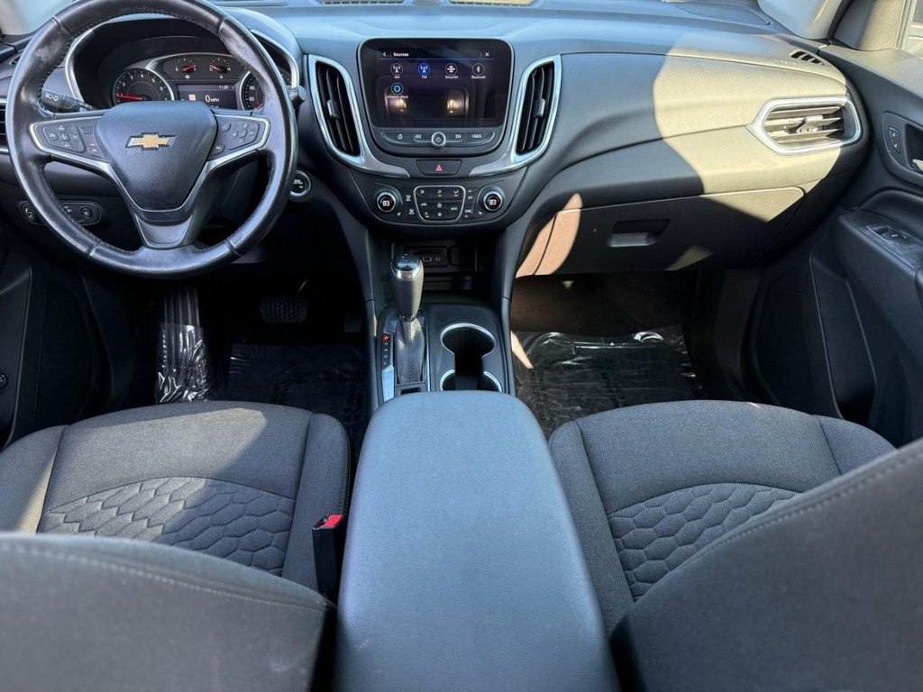 Chevrolet Equinox Vehicle Full-screen Gallery Image 11