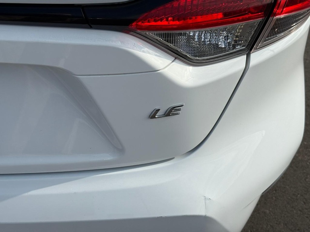 Toyota Corolla Vehicle Full-screen Gallery Image 06