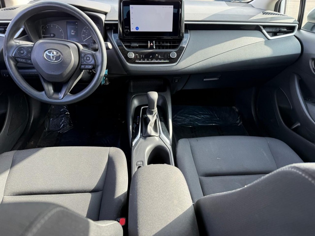 Toyota Corolla Vehicle Full-screen Gallery Image 11