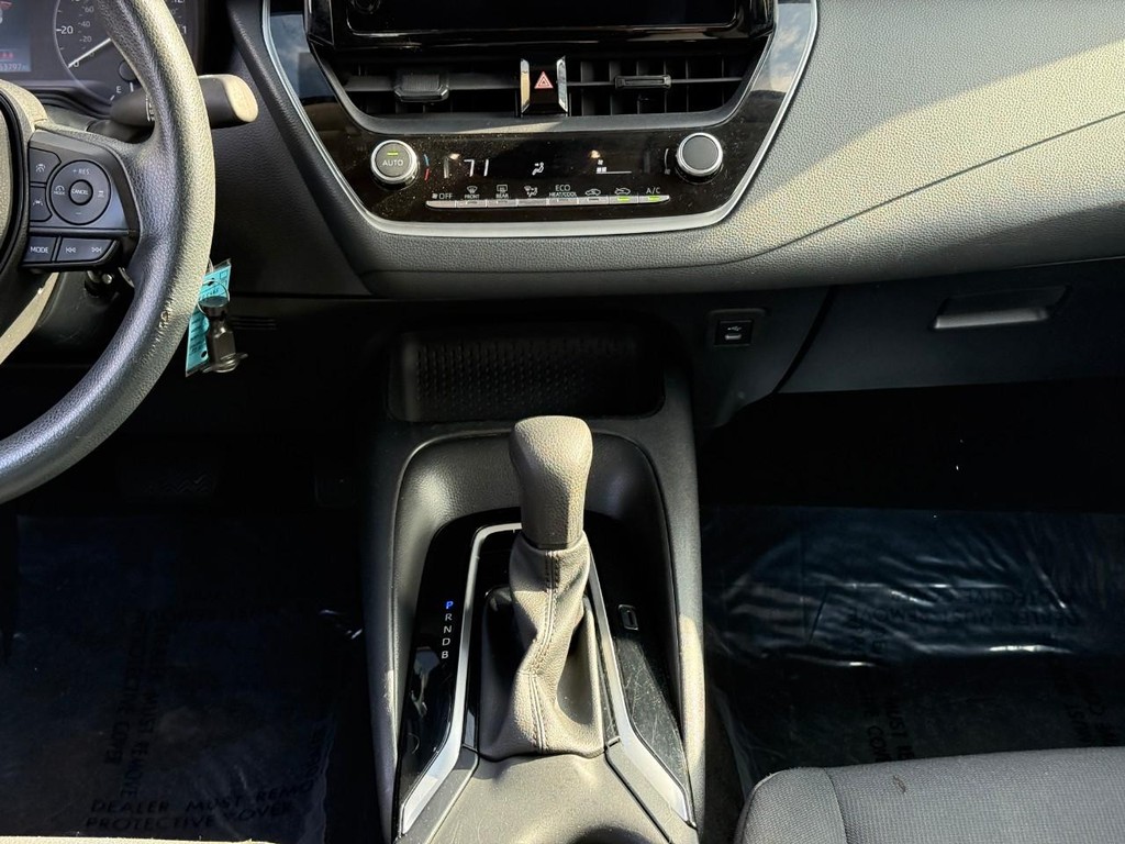 Toyota Corolla Vehicle Full-screen Gallery Image 14