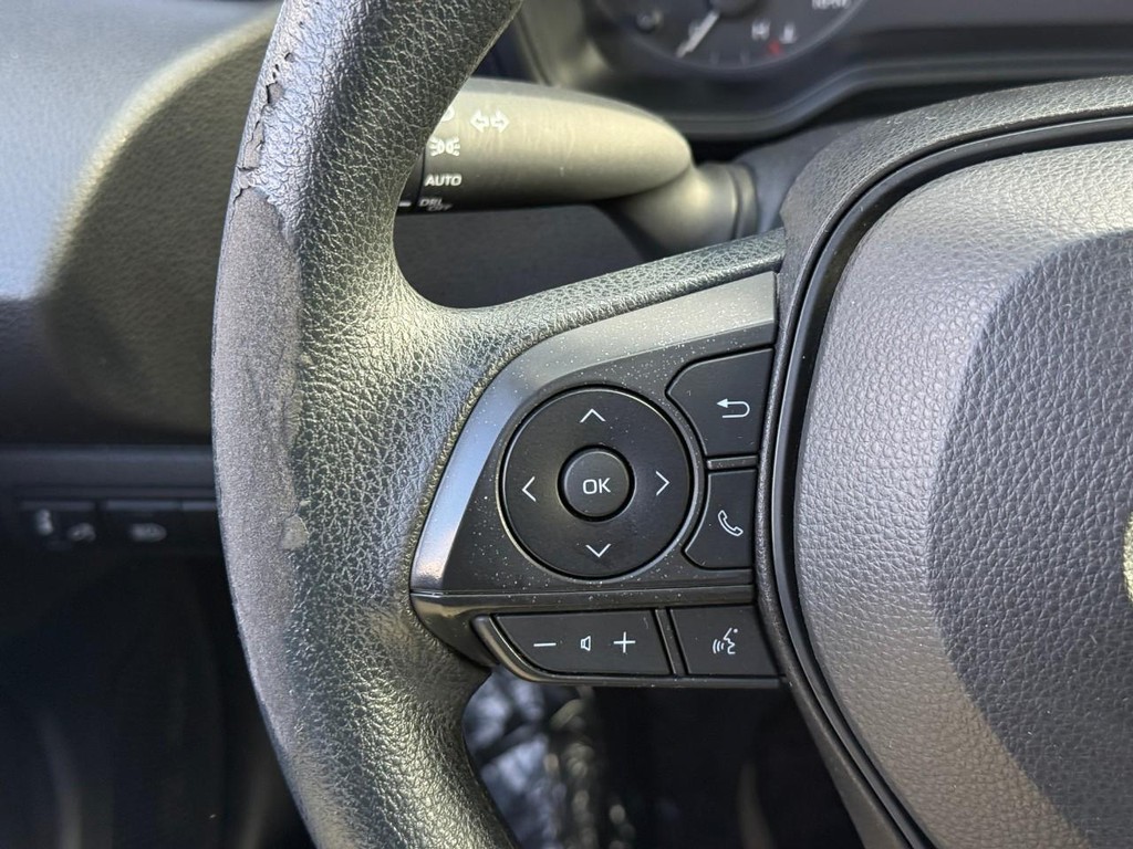 Toyota Corolla Vehicle Full-screen Gallery Image 18