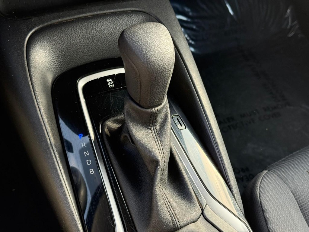 Toyota Corolla Vehicle Full-screen Gallery Image 21