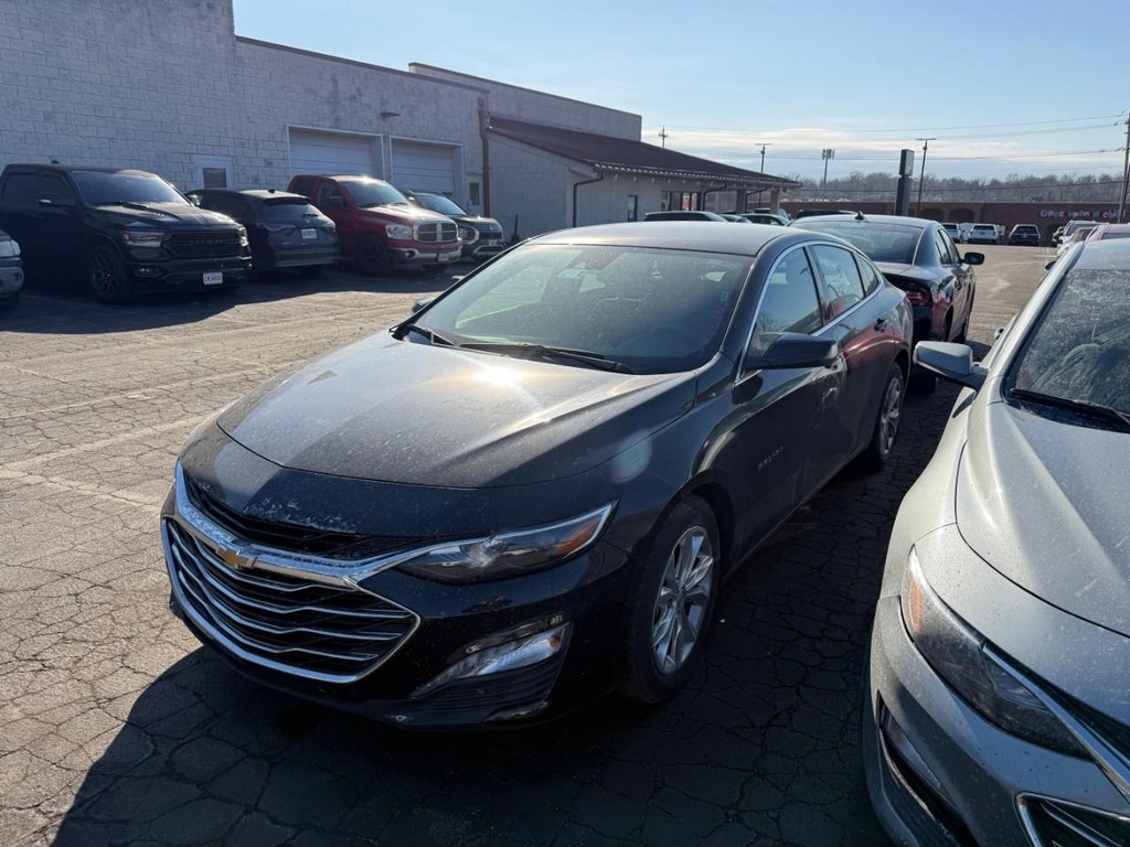 Chevrolet Malibu Vehicle Full-screen Gallery Image 02