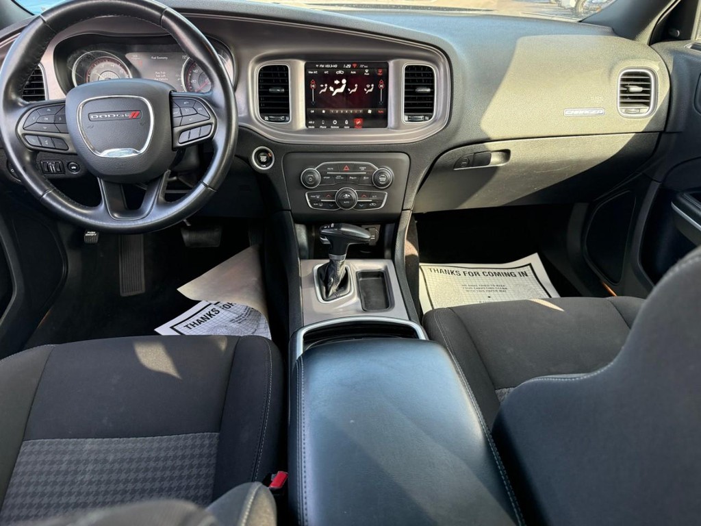 Dodge Charger Vehicle Full-screen Gallery Image 12