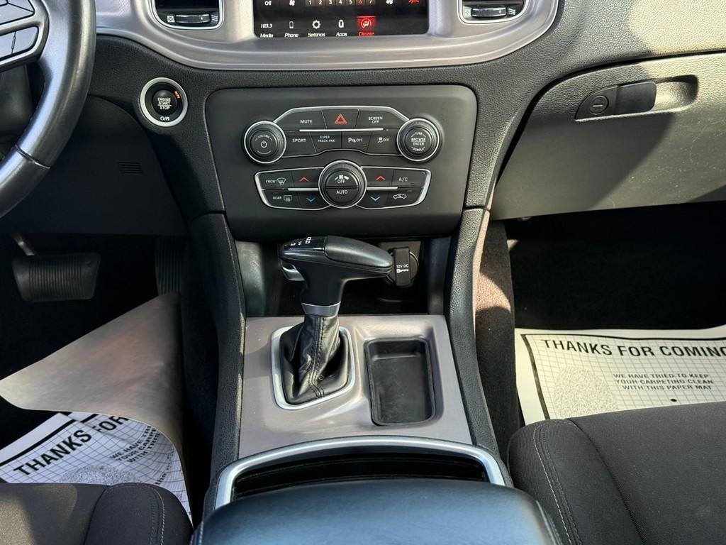 Dodge Charger Vehicle Full-screen Gallery Image 15