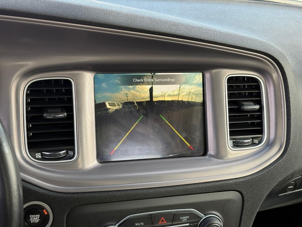 Dodge Charger Vehicle Full-screen Gallery Image 24