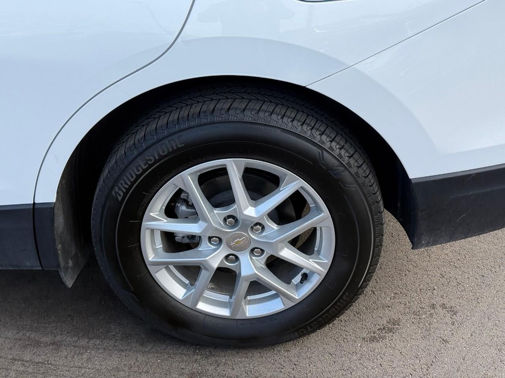 Chevrolet Equinox Vehicle Full-screen Gallery Image 05