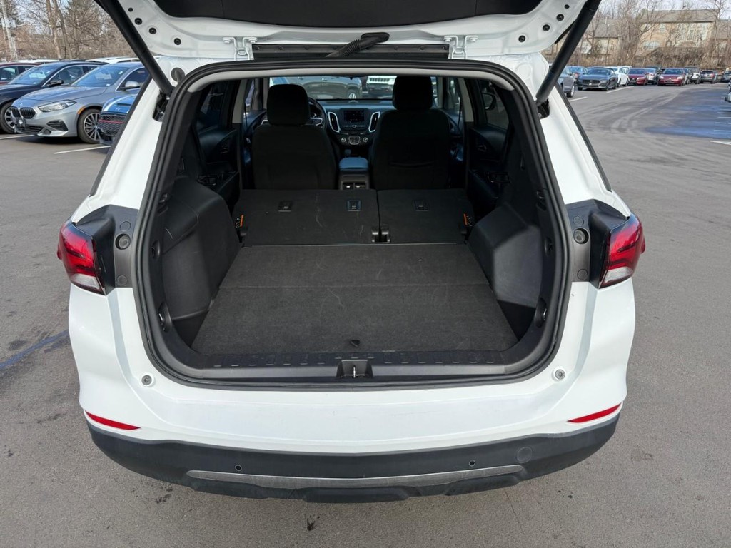 Chevrolet Equinox Vehicle Full-screen Gallery Image 06