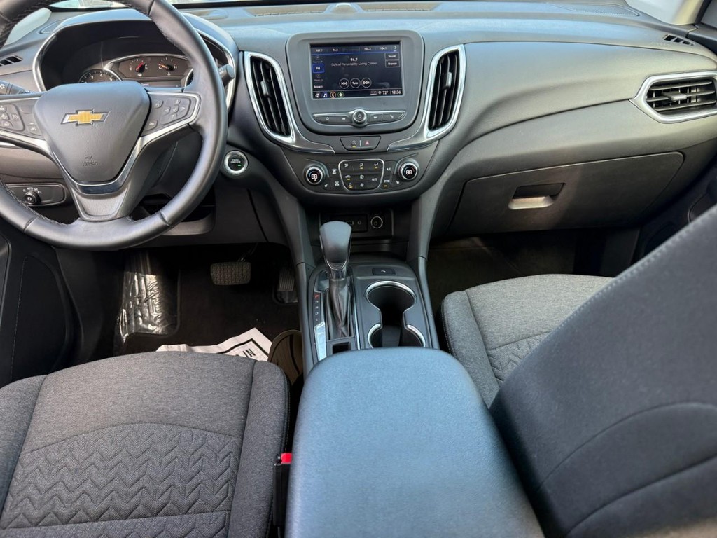 Chevrolet Equinox Vehicle Full-screen Gallery Image 11