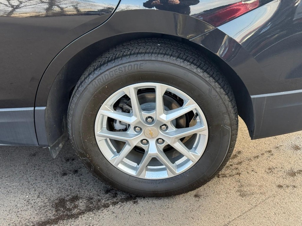 Chevrolet Equinox Vehicle Full-screen Gallery Image 05