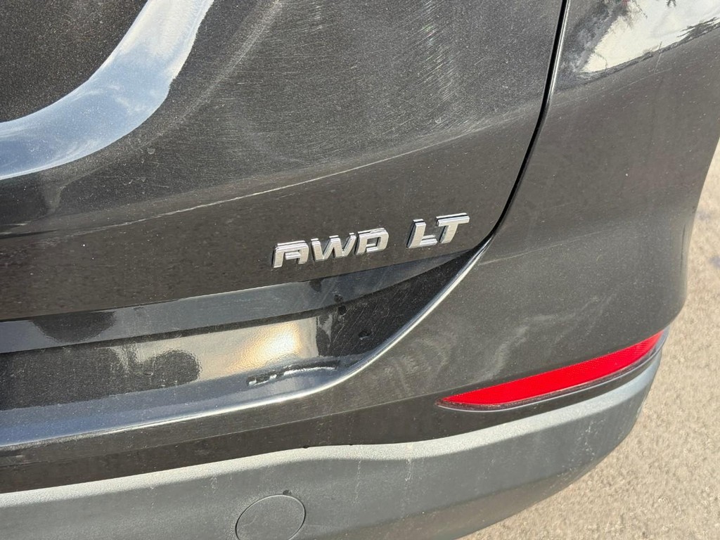 Chevrolet Equinox Vehicle Full-screen Gallery Image 06