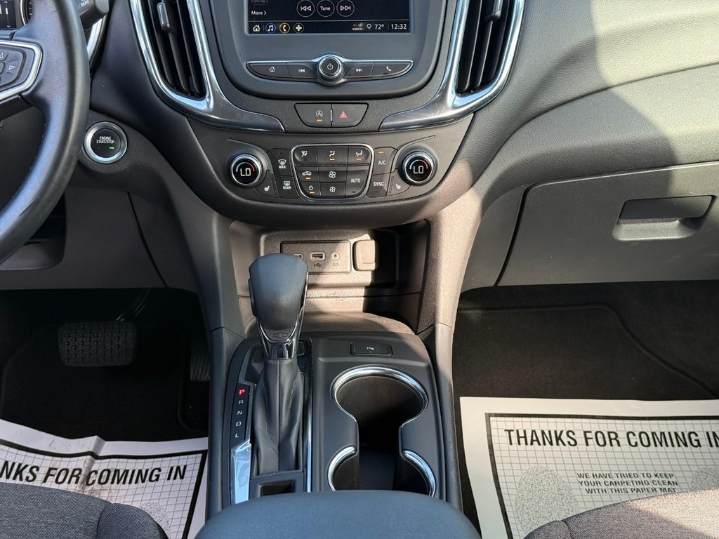 Chevrolet Equinox Vehicle Full-screen Gallery Image 15